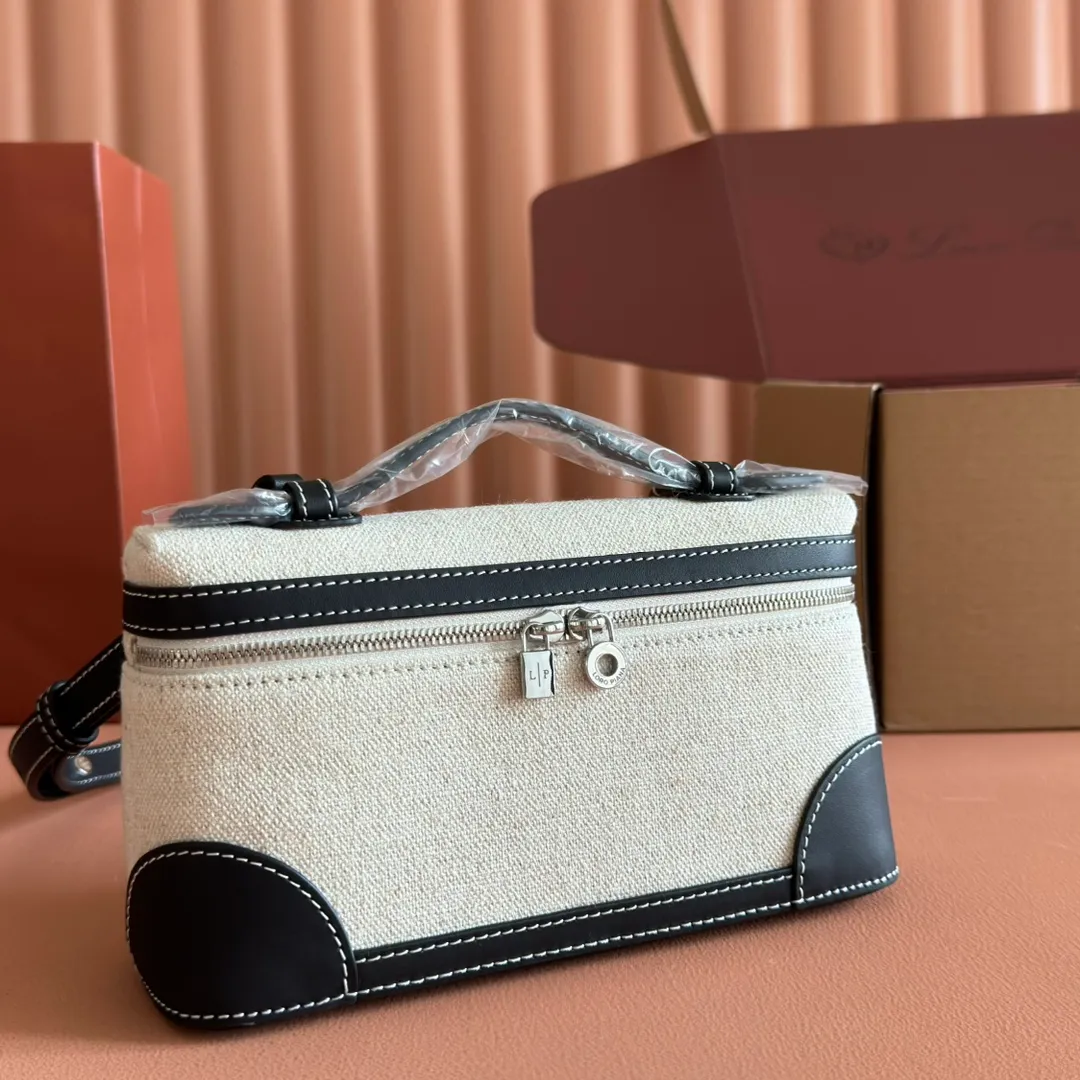 p1160💋💋💋【Original leather all-steel configuration counter complete package】 𝐋𝐨𝐫𝐨 𝐏𝐢𝐚𝐧@ Extra pocket L19 series handbag/crossbody bag The most comfortable life is when it is not defined, just like loro The material design of pian@ does not require complicated design styles. The simple and soft outline is elegant and durable, like an exquisite cosmetic case, which perfectly balances appearance and functionality. The leather is delicate and feels as soft as butter. The small bag has a large capacity. It is not only portable with a thin shoulder strap, but can also be worn cross-body. Sisters who have a special liking for minimalist style can buy it. It is simple and versatile. The simpler, the more different. Stars and Instagram celebrities are all planting it. There are two sizes of 19 cm and 27 cm. One is exquisite and casual, and the other is elegant and grand. Size: Small: length 19×width 7×height 12cm (